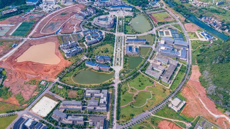 航空插头连接器：为何防水性能如此关键？**